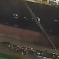 Navio se afasta do cais e trabalhador cai no rio Itajaí-açu