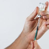 Anvisa manda recolher lotes falsos de botox, anabolizante e creme para manchas