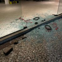 Motos são furtadas de dentro de concessionária
