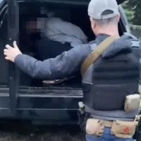 Polícia prende fornecedor de fuzis e munições do Comando Vermelho