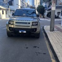 Land Rover com mais de R$ 25 mil em dívidas é guinchada em BC