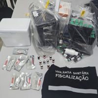 Vigilância apreende remédios usados por clínicas para emagrecimento no centro de Itajaí