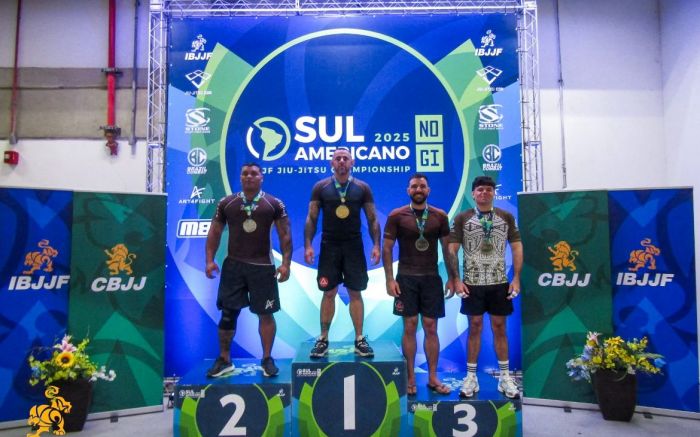 Fábio subiu no lugar mais alto do pódio em mais um evento da IBJJF (Foto: Divulgação)