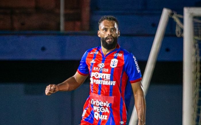 Lucas Costa reforça o setor que tinha apenas dois jogadores à disposição (Foto: Vica Bueno)