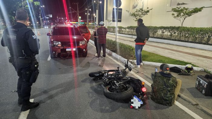 O acidente deixou um homem ferido (Foto: Divulgação Autarquia de Trânsito BC)