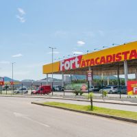 Mais de um mês de ofertas em todas as lojas é o presente de niver do Fort Atacadista