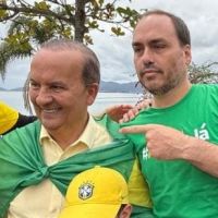 Governador confirma que Carlos Bolsonaro será candidato ao Senado por SC