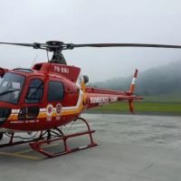 Ciclista fica em estado grave após bater com moto em Penha