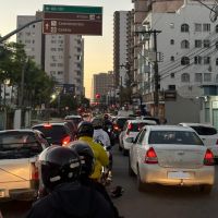 Filas começam a tomar conta da região na hora do rush