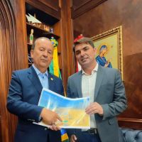 Jorginho promete R$ 30 milhões para alargar praia em Itapema