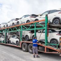 Primeiro lote de carros da BYD “made in Brazil” deixa fábrica de Camaçari