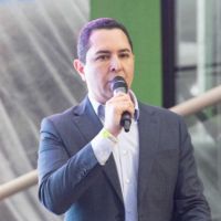 Cai o secretário de Comunicação