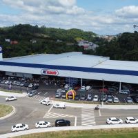 Grupo Koch faz mutirão com 2000 vagas para a temporada de verão