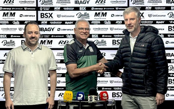 Waguinho assinou com o alvinegro até o final de 2026 (Foto: Patrick Floriani)