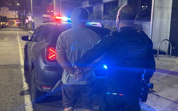 Agressor foi encontrado de bike nas proximidades da Terceira avenida (Foto: Divulgação/GMBC)