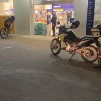 Ladrão é preso pela comunidade após roubo de celulares em farmácia