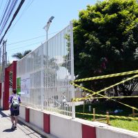 Anúncio de “bunker” nas escolas contrasta com falta de estrutura básica em SC