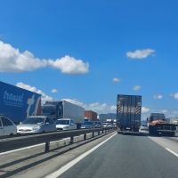 BR 101 tem congestionamento intenso entre Porto Belo e Itajaí