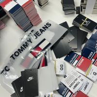 Polícia apreende R$ 330 mil em roupas fakes em Brusque