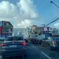 BR 101 em Balneário Camboriú tem fila longa e trânsito travado