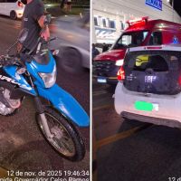 Acidente faz motociclista parar embaixo de carro