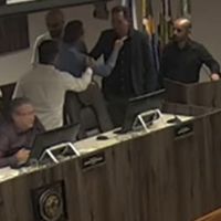 Vereadores quase saem no tapa no plenário da câmara