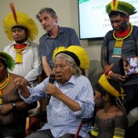 Raoni desafia planos de Petrobras e Lula na COP30: “Não queremos petróleo na Amazônia”