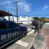 Idoso sem CNH é preso com carro clonado em Balneário Camboriú