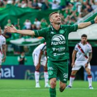 Chapecoense vence e sobe pra Série A; Tigre perde e Remo fica com a última vaga
