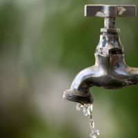 Moradora reclama de falta de água no São Domingos