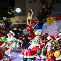 Avenida Atlântica recebe três desfiles de Natal nesta semana
