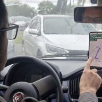 Cadastro de motoristas de aplicativo vira obrigatório em Navegantes