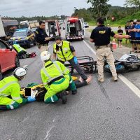 Grave acidente fere quatro pessoas na BR 101