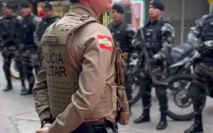 Tropas de choque e cavalaria já estão em ação nas ruas da cidade (Foto: Divulgação/PM)