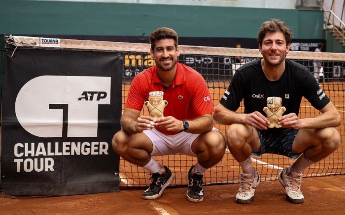 Título em Lima foi o terceiro de Orlando (à esquerda) ao lado de Demoliner (Foto: Divulgação)