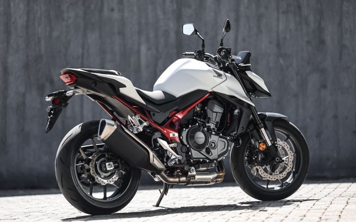 A nova CB750 Hornet une potência, eletrônica de ponta e design europeu criado no centro da Honda em Roma (Foto: Divulgação)