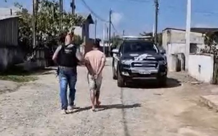 Ele se escondeu em Navegantes após o início das investigações (Foto: Reprodução)