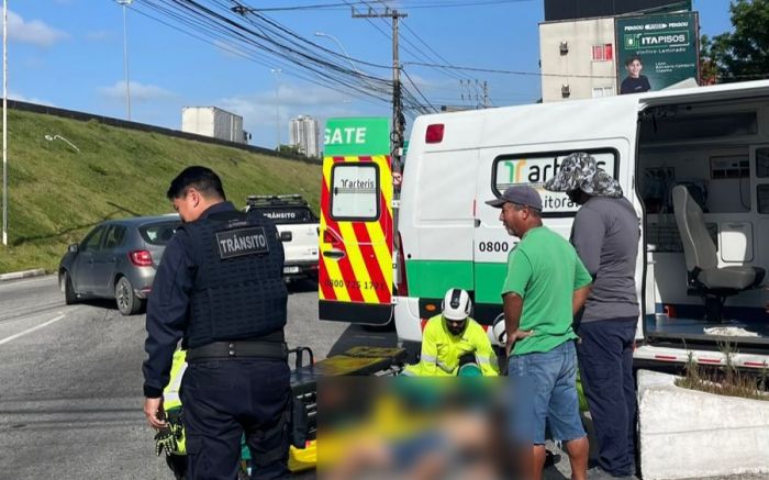 Motorista não teve ferimentos (Foto: Divulgação/GMBC)