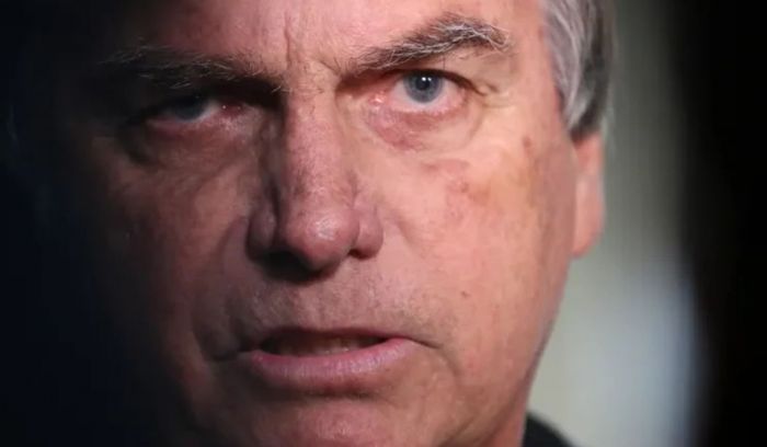 Legenda: Bolsonaro foi preso em casa, às seis da manhã (Foto: Tânia Rêgo/Agência Brasil)