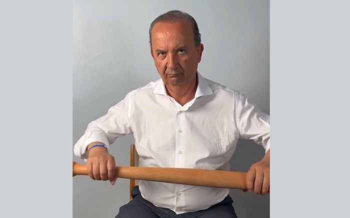 Governador aparece em vídeo publicado no início do mês incitando violência contra o MST com um porrete de madeira em mãos (Foto: Reprodução)