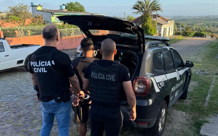 Dupla foi presa em Canoas e no Rio (Foto: Divulgação/PCSC)