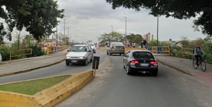 De acordo com os moradores, as ruas são muito estreitas (Foto: Reprodução)