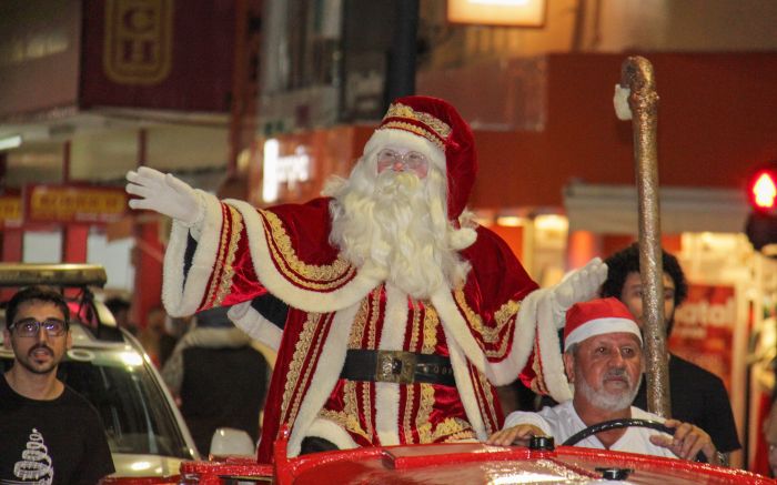 Abertura do Natal Encanto vai acionar iluminação com 500 mil lâmpadas (Foto: DIARINHO e Arquivo/PMI)