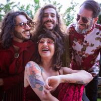 Eliz & Elez lançam primeira música autoral e prepara clipe gravado em Itajaí