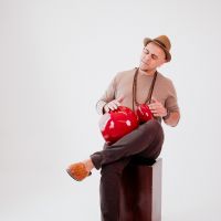 Músico de BC lança EP guiado pela força da percussão