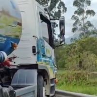 Acidente na BR 101 bloqueia trânsito no sentido Itajaí