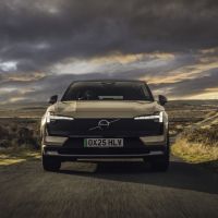 Volvo lança EX30 Cross Country no Brasil por R$ 314.950