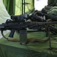 Obra sobre armas aprovada nos anos Bolsonaro é lançada com dinheiro da Taurus