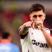 Arrascaeta resolve e Flamengo passa pelo Cruz Azul nas quartas