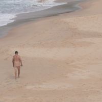 Abaixo-assinado pede o fim do naturismo na praia do Pinho